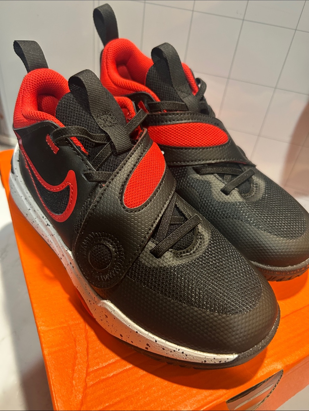 Nike Kids Black and Red Hook‑Strap Sneakers